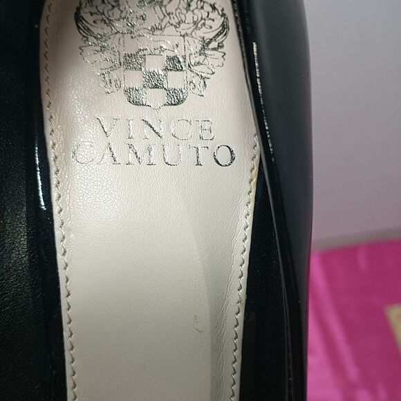Vince Camuto VC-Kendall WOMANS SZ 9M Black Patent. Condition is Pre-owned - Picture 4 of 10